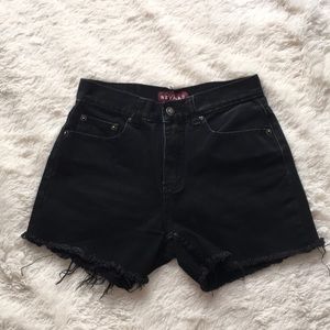 VINTAGE BLACK CUT OFFS